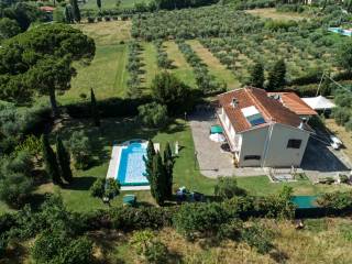 Villa in vendita ad arezzo località puliciano, 158e