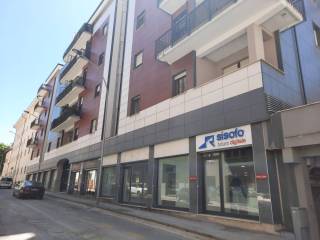 Negozio in affitto a l'aquila via 20 settembre