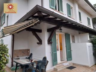 Villa bifamiliare in vendita a forte dei marmi via giuseppe mazzini