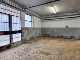 Negozio in affitto a milano via degli umiliati, 7