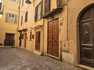 Casa indipendente in affitto a nettuno via forno a soccio, 20