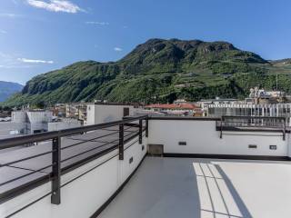 Attico in vendita a bolzano via della mendola, 33