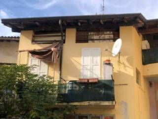 Appartamento all'asta a caronno varesino piazza camillo benso di cavour