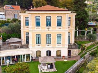 Intero stabile in vendita a la spezia via alfonso la marmora