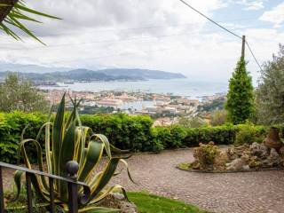 Villa in vendita a la spezia via fiume, 207