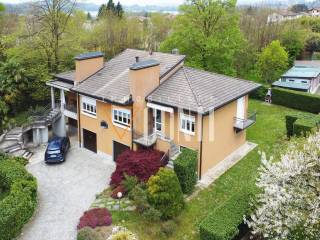 Villa in vendita a comerio via muro, 102