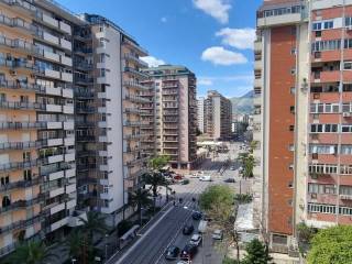 Appartamento in vendita a palermo via emanuele notarbartolo