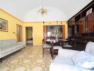 Casa indipendente in vendita a gioia del colle via giosuè carducci
