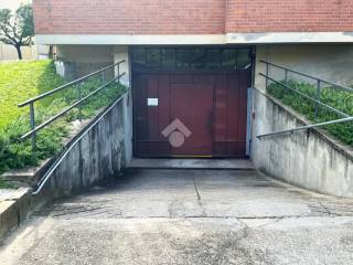 Garage in vendita ad alba via liberazione, 21