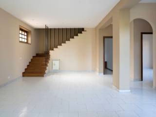 Casa indipendente in affitto a san giovanni la punta via nino bixio, 3