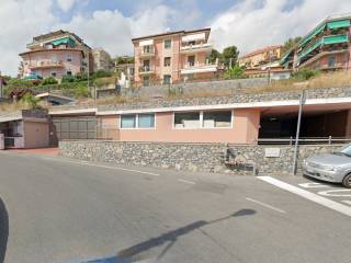 Garage in vendita ad alassio via neghelli, 98