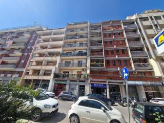 Appartamento in vendita a bari via giovanni amendola, 55