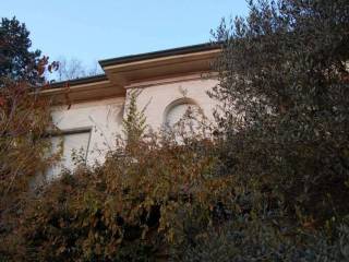 Villa all'asta ad albizzate via mazzini, 2