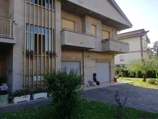 Garage in affitto a montesilvano via nicola barbato, 14
