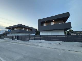 Villa in vendita ad abano terme via cesare abba