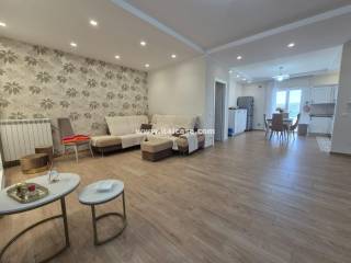 Appartamento in vendita a crotone via thailandia