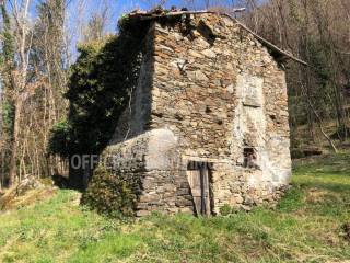 Rustico in vendita a colico via al confine