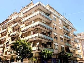 Appartamento in vendita a roma viale giovanni battista valente, 141