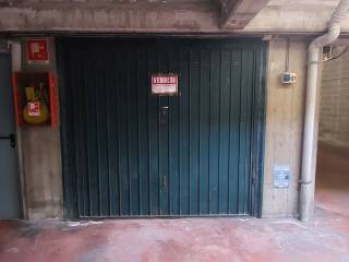 Garage in vendita a rho via luigi capuana, 19