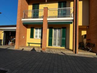 Villa a schiera in in vendita da privato a vigevano via vecchia per gambolò, 68