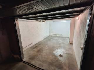 Garage in vendita a nova milanese via trento, 10