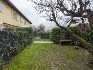 Villa bifamiliare in vendita a bologna via scandellara