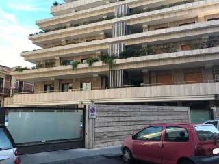 Garage in vendita a catania viale ionio, 35