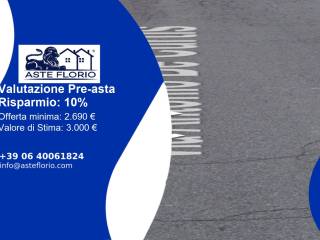 Garage in vendita a crotone via antonio de curtis