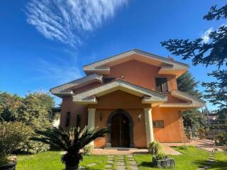 Villa in in vendita da privato a nicolosi via giacomo leopardi, 18