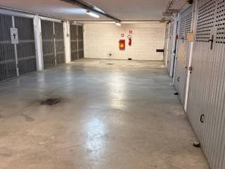 Garage in vendita a roma via dei fabi