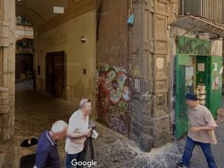 Garage in vendita a napoli via santa chiara, 41
