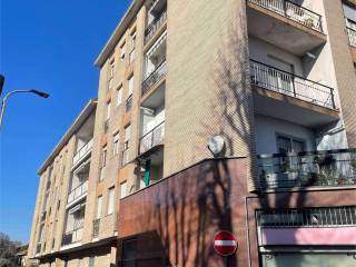 Garage in vendita a limbiate via milite ignoto, 2