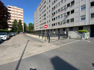 Garage in vendita a milano via valtellina