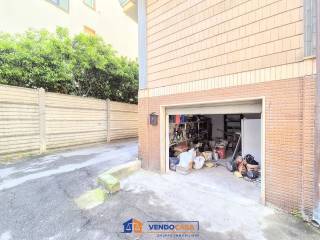 Garage in vendita a finale ligure via domenico brunenghi