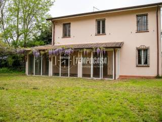 Casa indipendente in vendita a bondeno via comunale, gavello 240