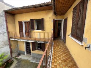 Casa indipendente in in vendita da privato a gallarate via cesare garegnani, 4
