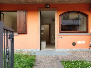 Appartamento in vendita ad azzano san paolo via pasubio, 7