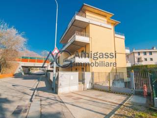 Garage in vendita a bergamo via crocefisso