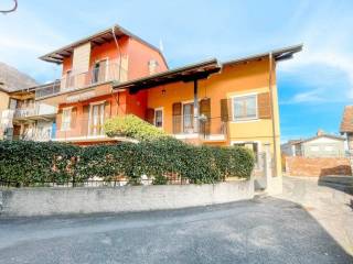 Villa bifamiliare in in vendita da privato a casale corte cerro via tarcisio sartoris, 7