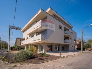 Intero stabile in vendita a cavezzo via cavour, 80