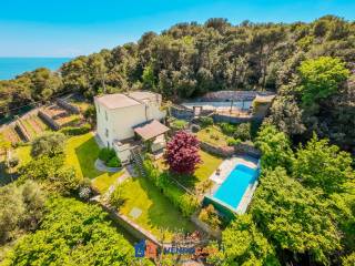 Villa in vendita a finale ligure località isasco