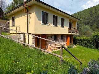 Villa in affitto a ferrara di monte baldo via chiesa, 2
