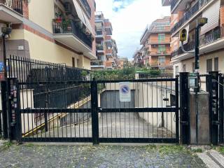 Garage in vendita a roma viale tito labieno