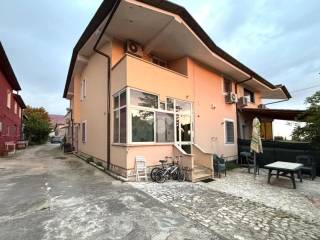 Villa bifamiliare in vendita a cisterna di latina via corana, 44