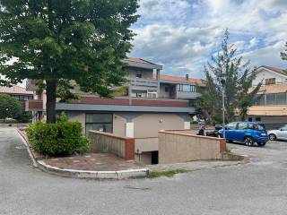 Garage in vendita a francavilla al mare strada statale adriatica, 58
