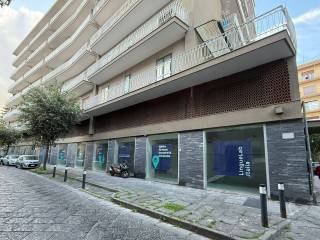 Articoli da regalo/casalinghi in in affitto da privato ad aversa via magenta, 70