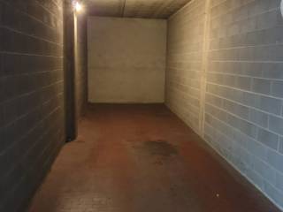 Garage in vendita ad asti via roccavione, 8