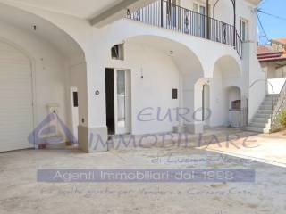 Villa bifamiliare in vendita a cervino via vittorio veneto, 24