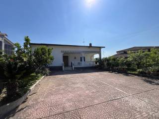 Villa in vendita a sant'agata de' goti piazza trieste