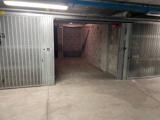 Garage in vendita a lodi viale dalmazia, 2